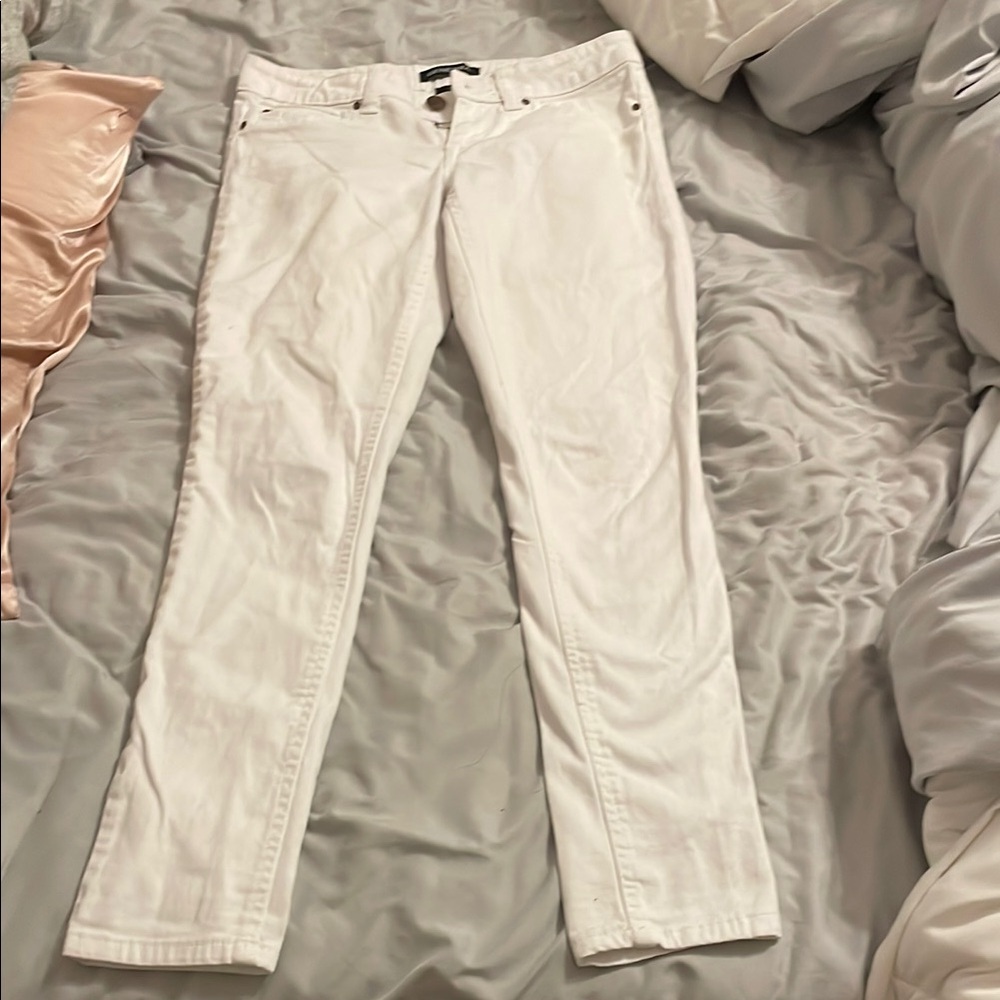 White skinny Jeans